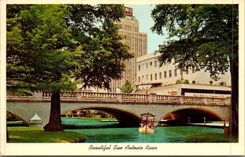 Beautiful San Antonio River in Texas Vintage Postcard SP17-25
